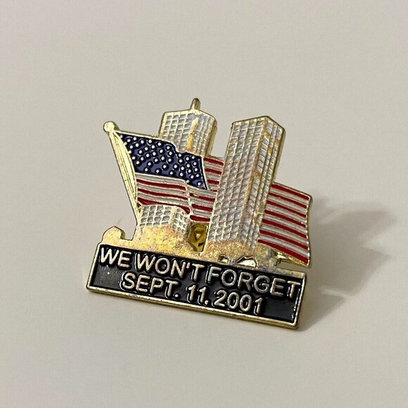 2001 We Wont Forget September 11th Commemorative Lapel Pin Twin Towers - Picture 6 of 7